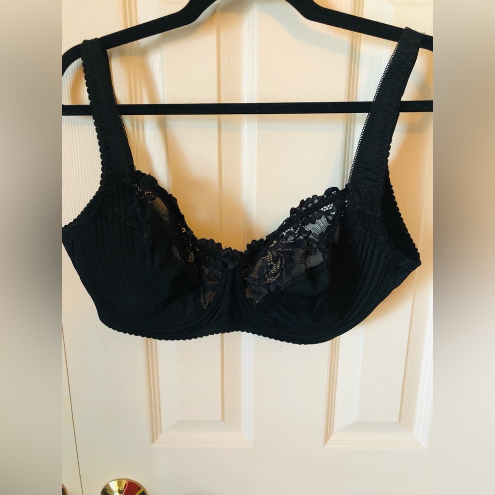 Every woman knows plus size black lace bra. 42D NWT